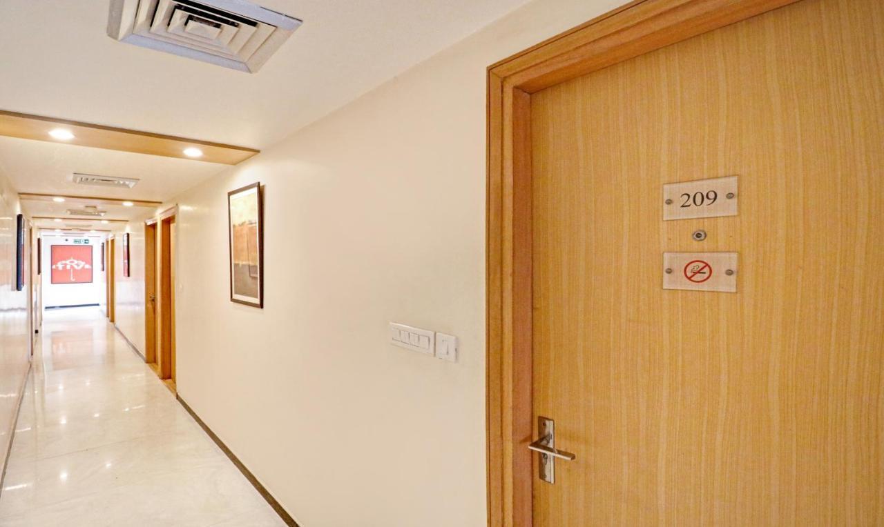 Treebo Galaxy Rooms New Delhi Eksteriør bilde
